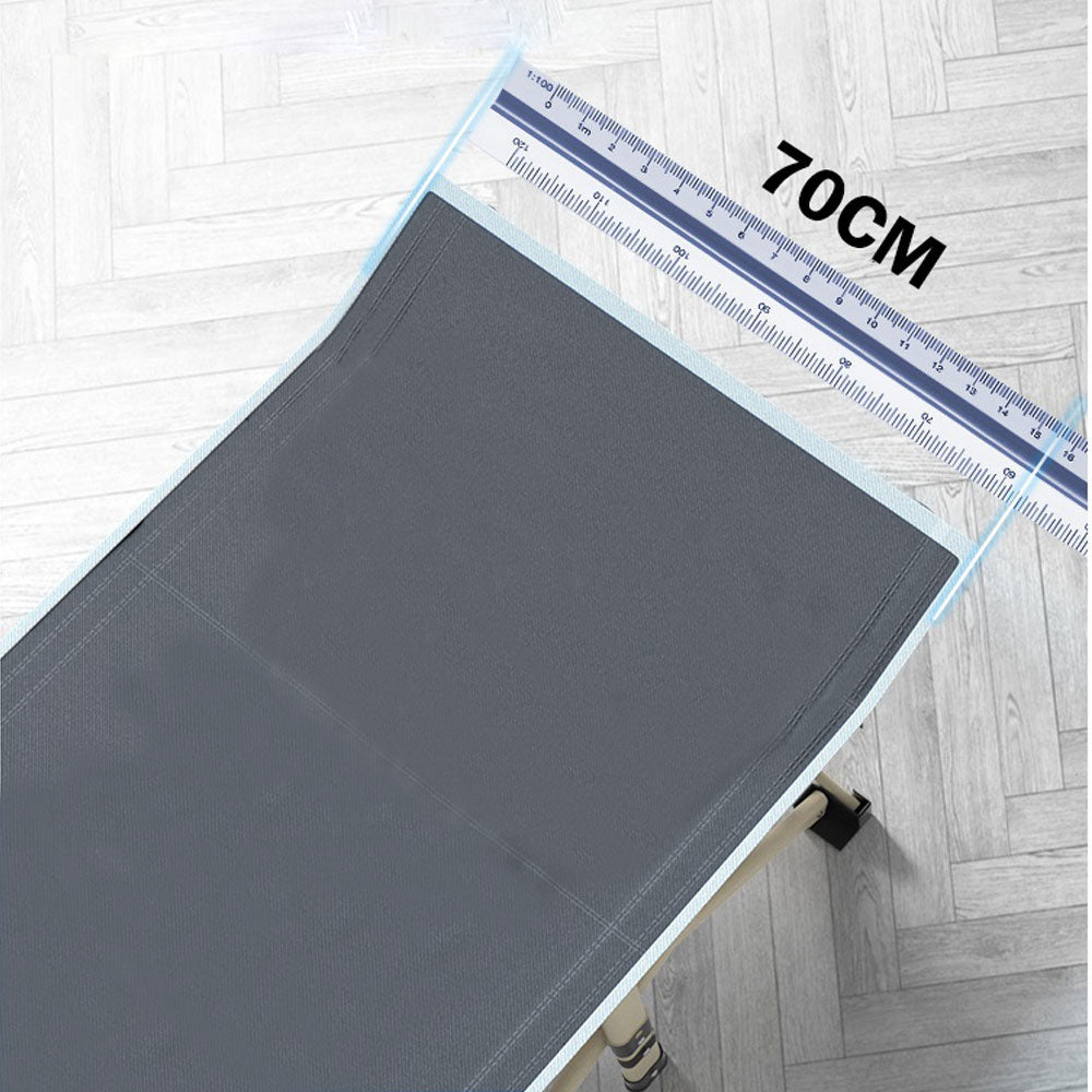 Gray mat on a wooden floor with a ruler indicating 70cm.